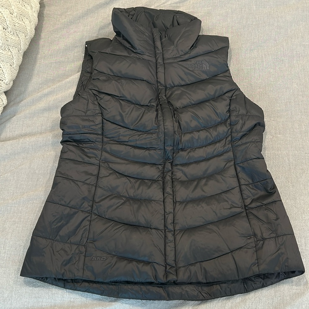 Women’s North Face 550 vest